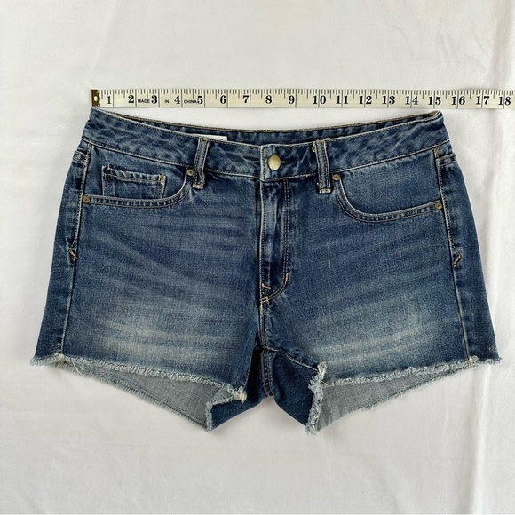 GAP 1969 Maddie Short Slim Cutoffs in Modesto Blue Wash Size 27 (EUC) - Picture 6 of 11